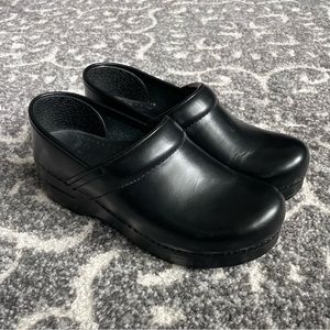 Women’s Black Dansko Clogs